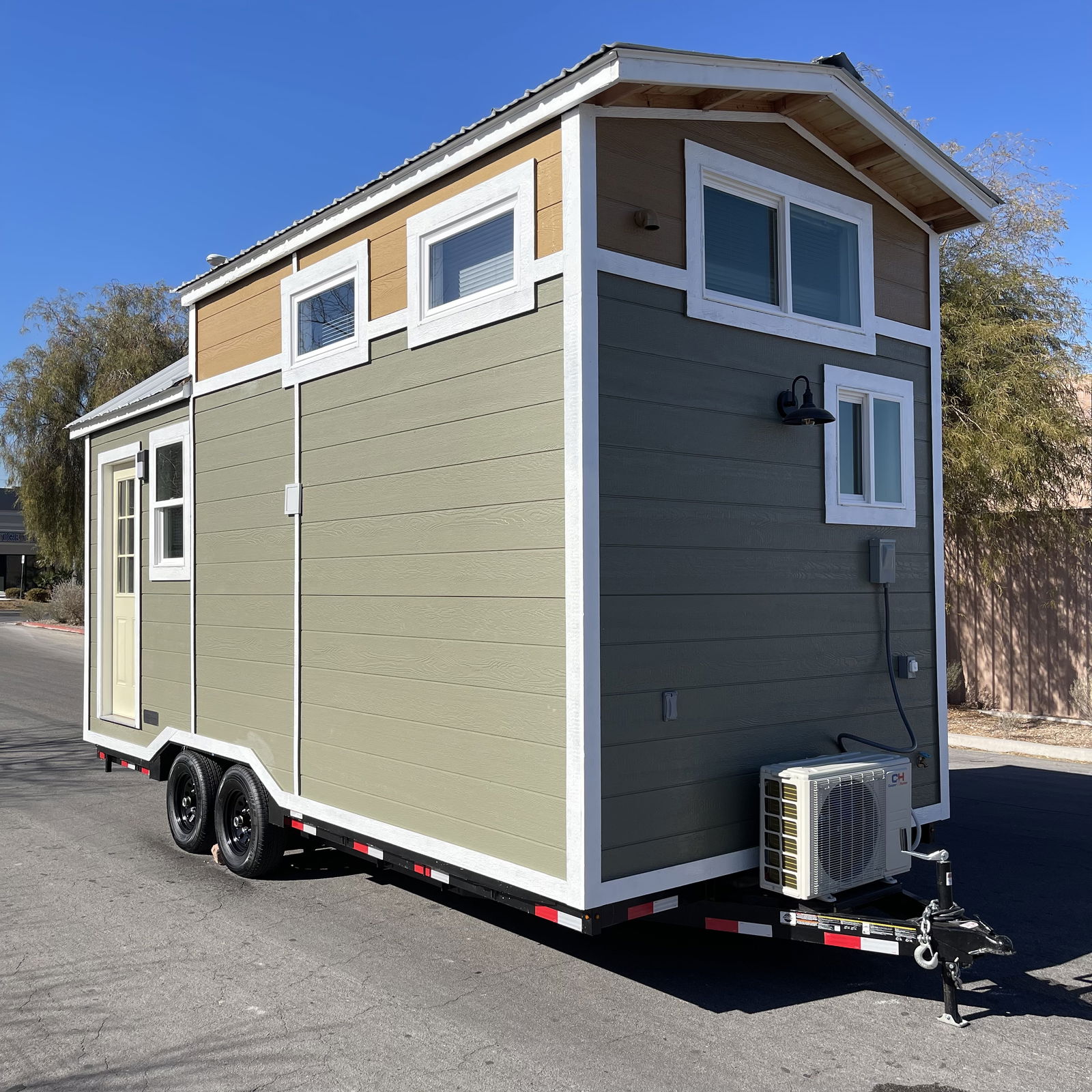 New Craftsman Model Tiny Home On Wheels - 1 bed, 1 bath, 170 sqft in North Las Vegas, Nevada